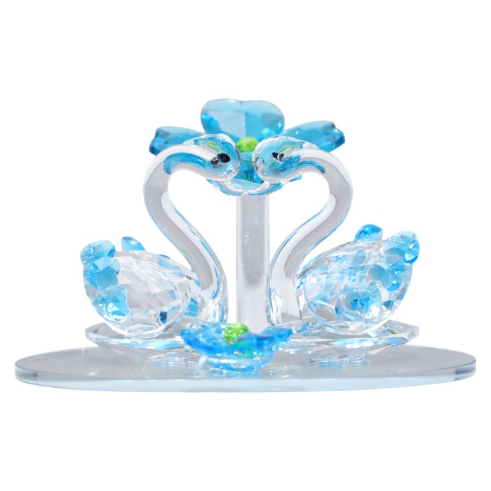 Crystal Swan Figurine: Elegant Glass Art, Symbol of Love and Grace, Detailed Craftsmanship, Add a Touch of Sparkle and Romance.
