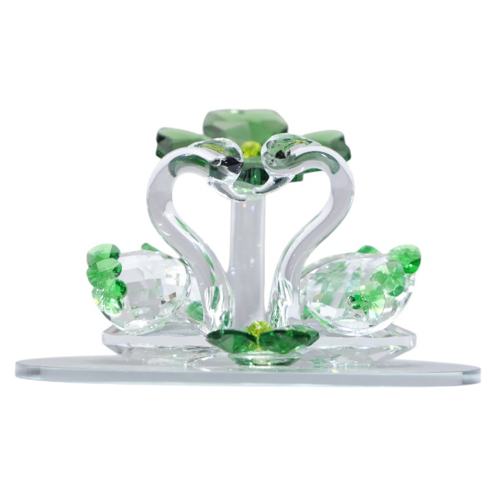 Crystal Swan Figurine: Elegant Glass Art, Symbol of Love and Grace, Detailed Craftsmanship, Add a Touch of Sparkle and Romance.